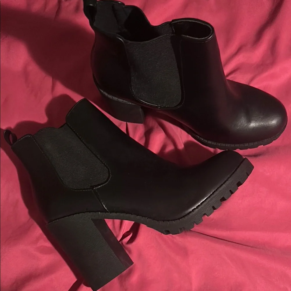 Soda Black Ankle Booties with Sleek Modern Design - Picture 3 of 3